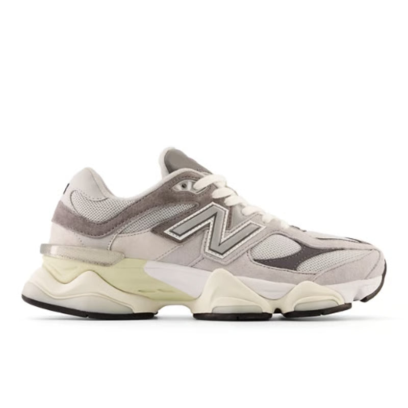 Sneakers - New Balance 9060 "Rain Cloud & Castlerock"